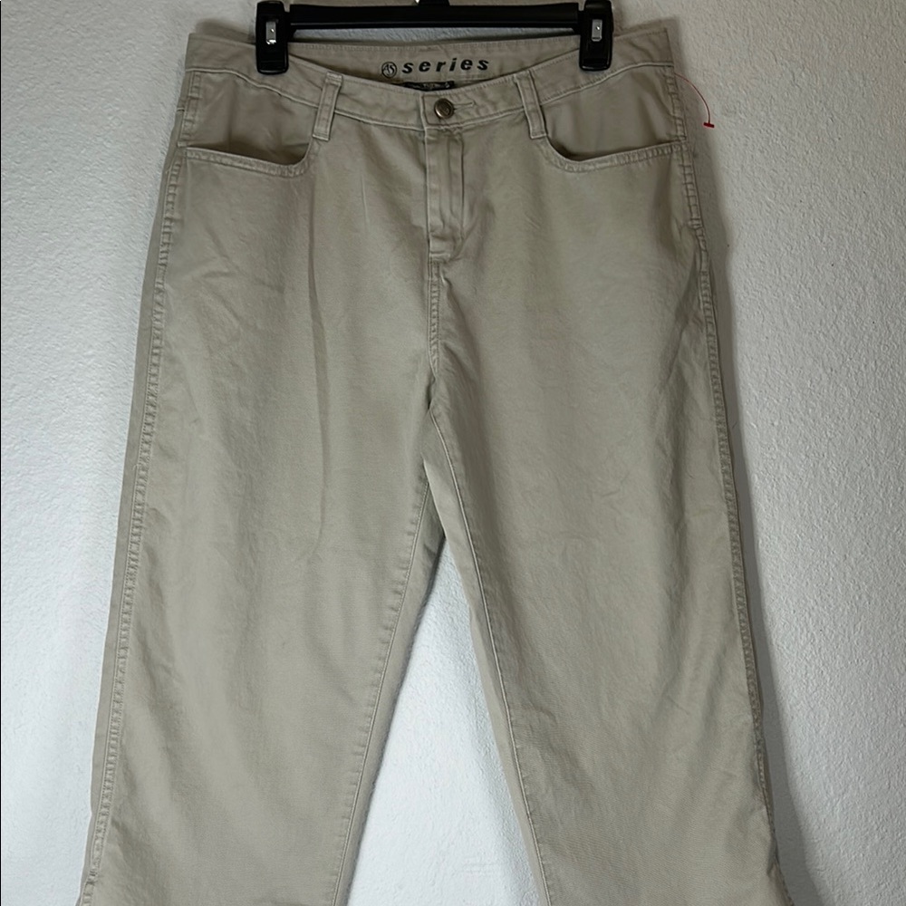 The North Face Womens SZ 12 baggy capri pants kaki